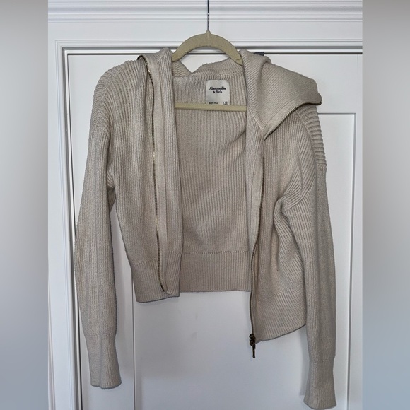 Abercrombie - Zip-Up Ribbed Knit Collar Sweater - Picture 2 of 2